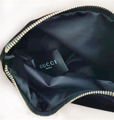 gucci corporate black pouch douglas
